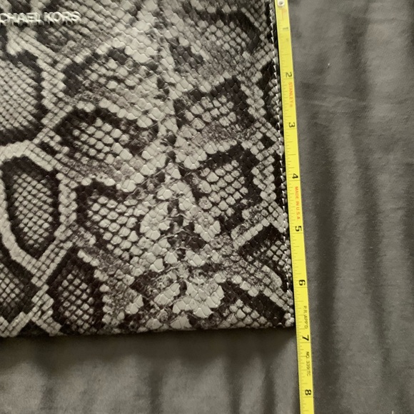 Michael Kors Wristlet - Picture 8 of 8